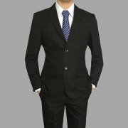 毕业季是否需要选择定制西服进行面试？