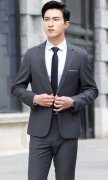 秋冬这样穿西服，男性魅力爆棚