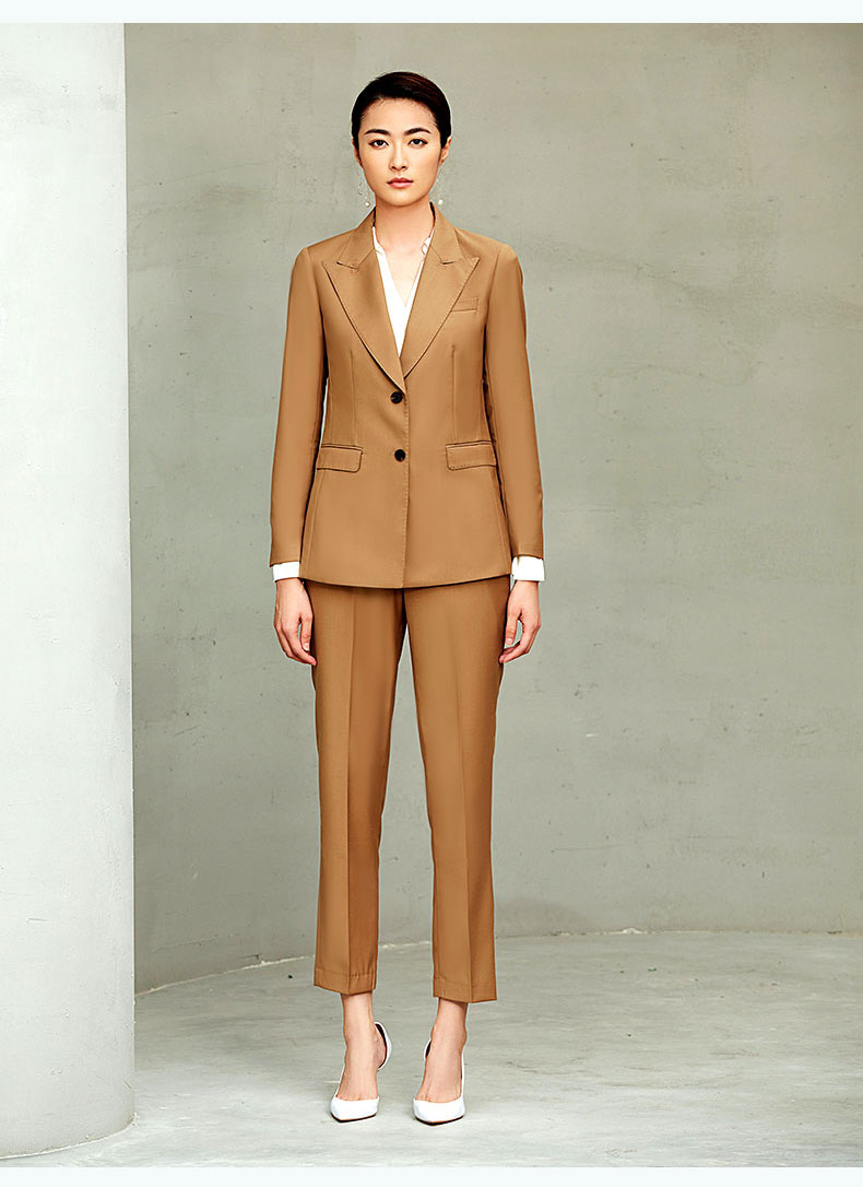 女西服套装图片展示