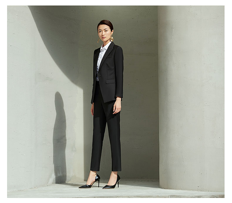 女士黑色单扣西服图片