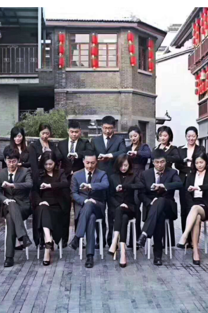 企业定做团体西服案例图片