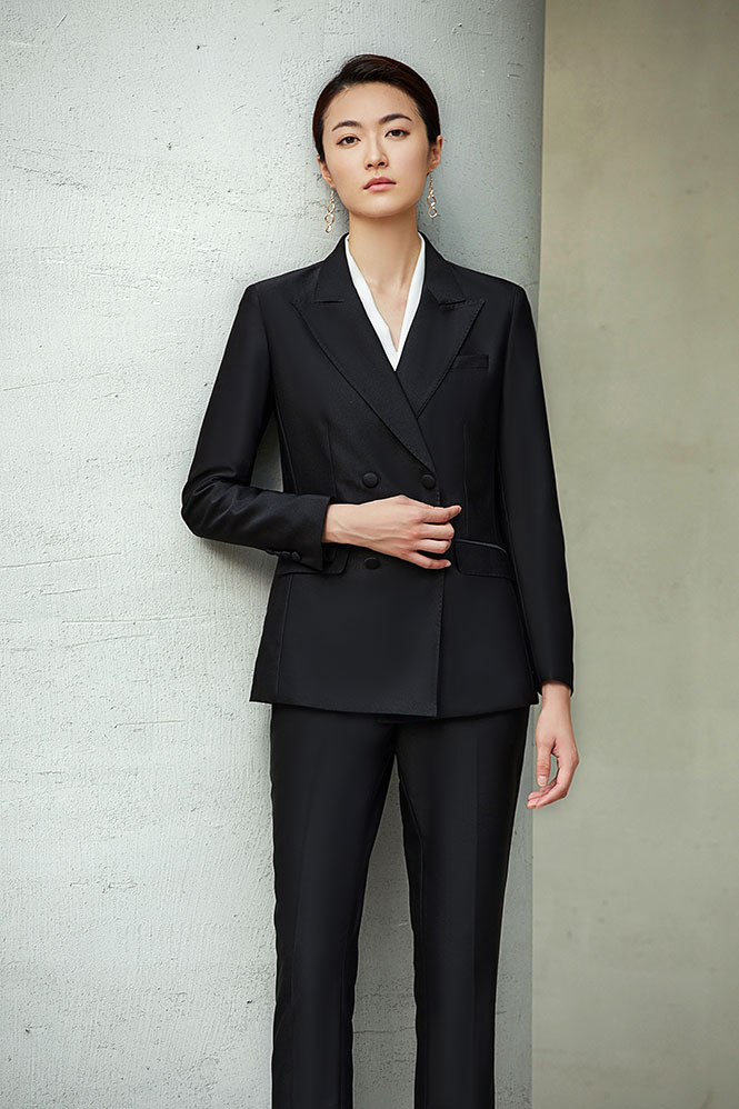 女款黑色双排扣职业西服